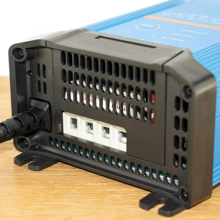 Victron Blue Power IP22 (Type: 12V/30A - 3 Uitgangen) 2 Victron Blue Power IP22 (Type: 12V/30A - 3 Uitgangen) - Afbeelding 2